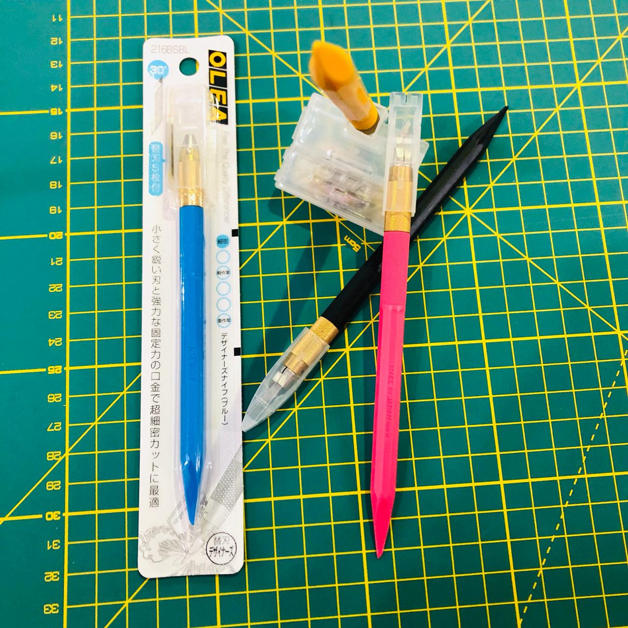 CUCHILLO DE ARTE CON ANGULO DE 30º AZUL MAS 5 REPUESTOS